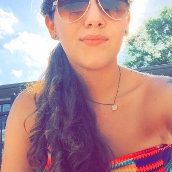 Meet your Posher, Taylor - Picture 1 of 1