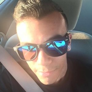 Meet your Posher, Julio