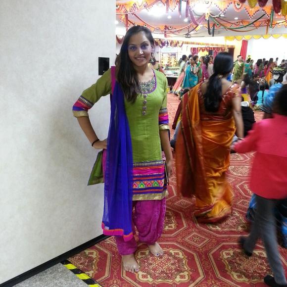 Meet your Posher, Monal dhiren - Picture 1 of 1