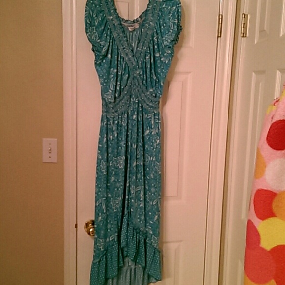 Cute little high low dress - Picture 1 of 3