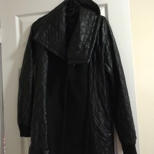 Coat all black detail and big collar