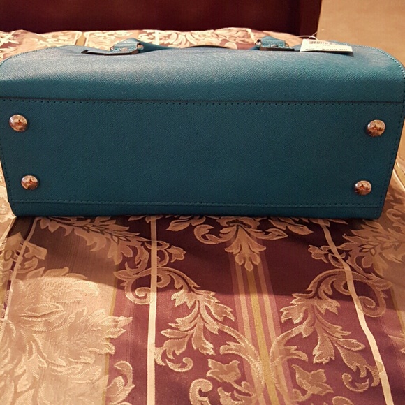 **** SOLD **** NWT AUTH MK HAMILTON SATCHEL - Picture 3 of 4