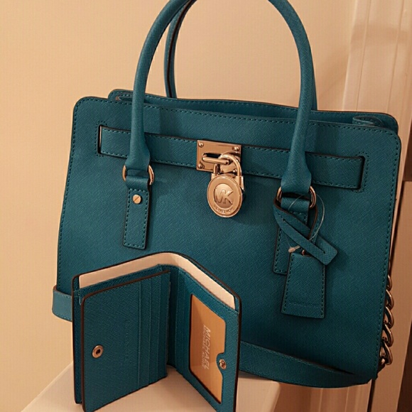 **** SOLD **** NWT AUTH MK HAMILTON SATCHEL - Picture 2 of 4