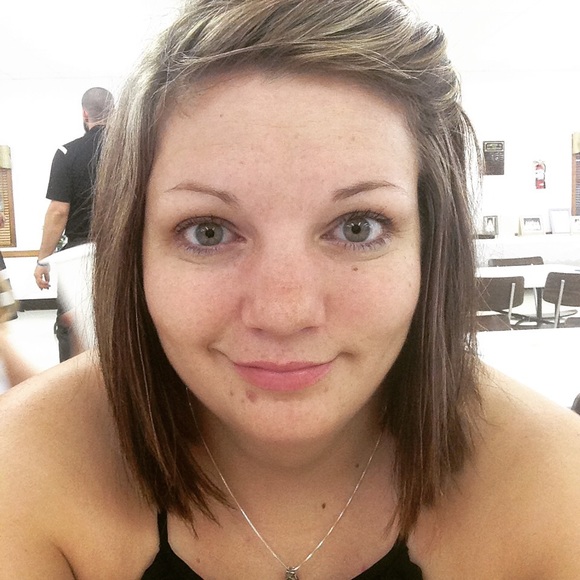 Meet your Posher, Erica - Picture 1 of 1