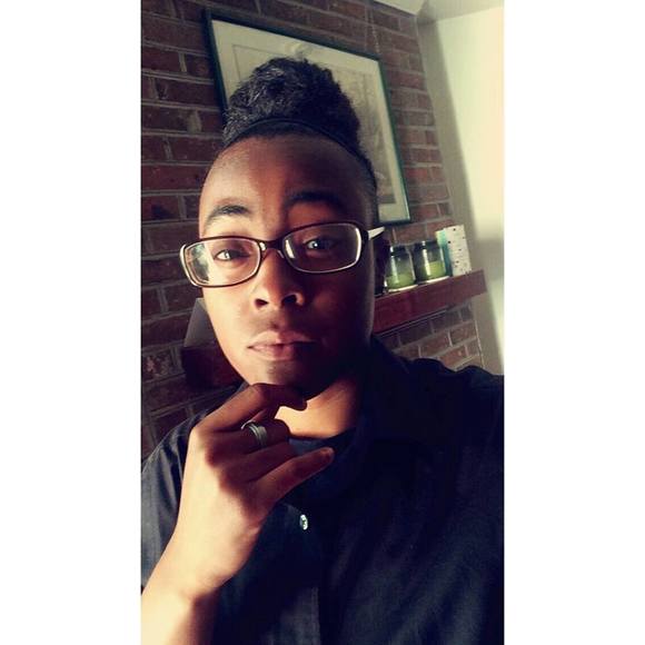 Meet your Posher, Lacretia - Picture 1 of 1