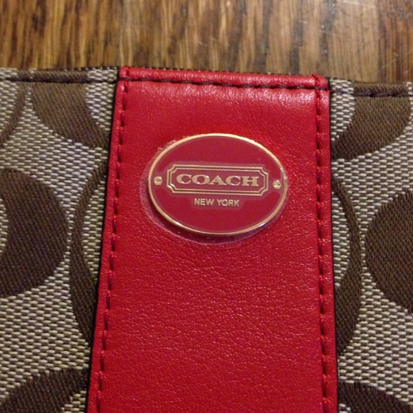 COACH wristlet. Brand new without tags. - Picture 2 of 3