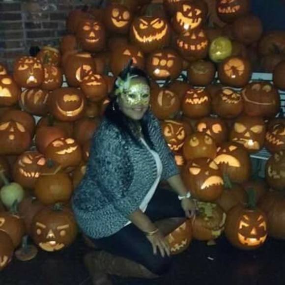 Meet your Posher, Nilda - Picture 1 of 1