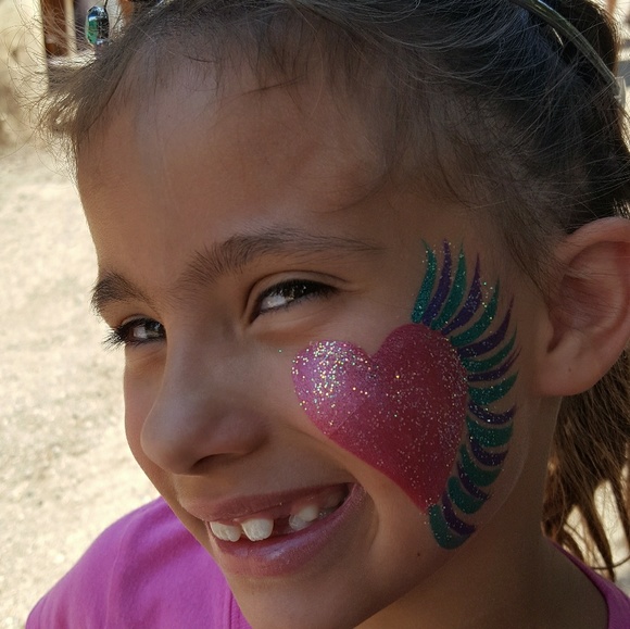 Meet your Posher, Tina - Picture 3 of 4