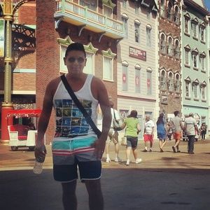 Meet your Posher, Carlos