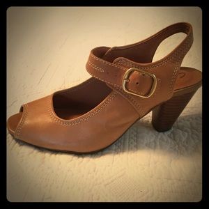 Clarks Artisan size 6