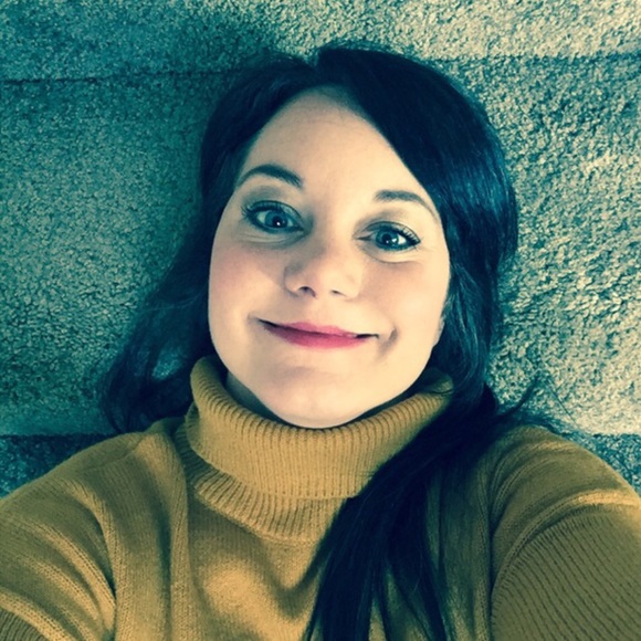 Meet Your Posher, Amy - Picture 4 of 4