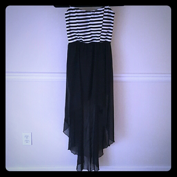 Strapless dress.