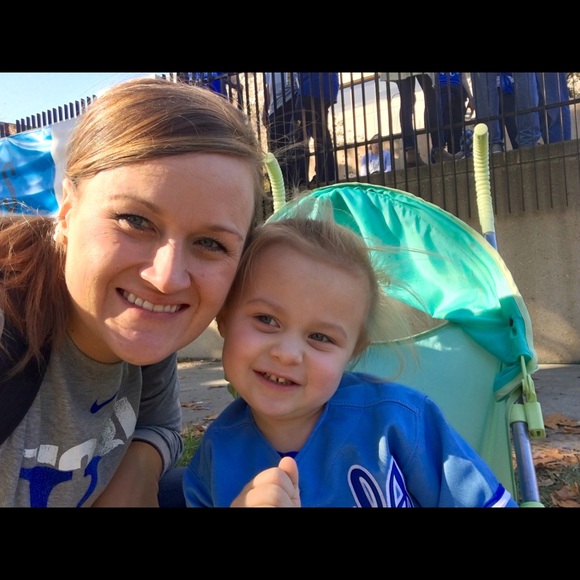 Meet your Posher, Laura