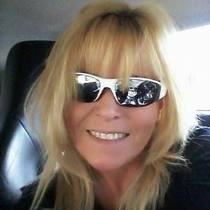 Meet your Posher, Dee dee