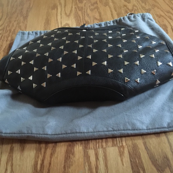 😊SOLD😊ALEXANDER MCQUEEN De Manta clutch. - Picture 4 of 4