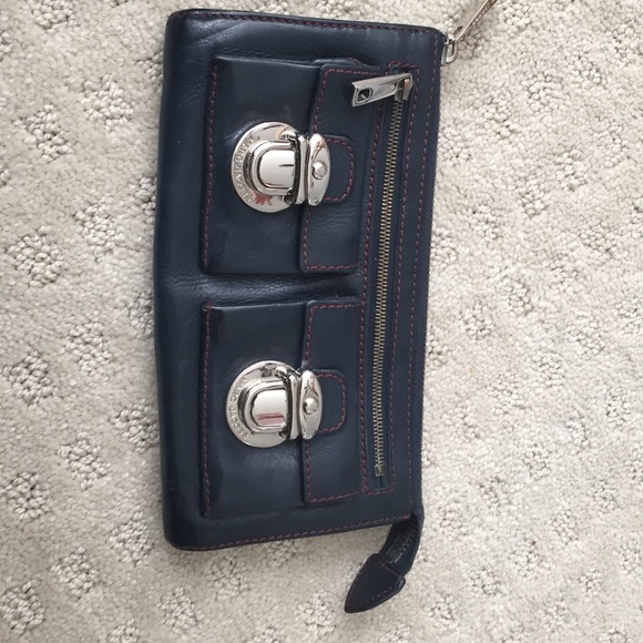 Marc Jacobs wallet. Used but in good condition