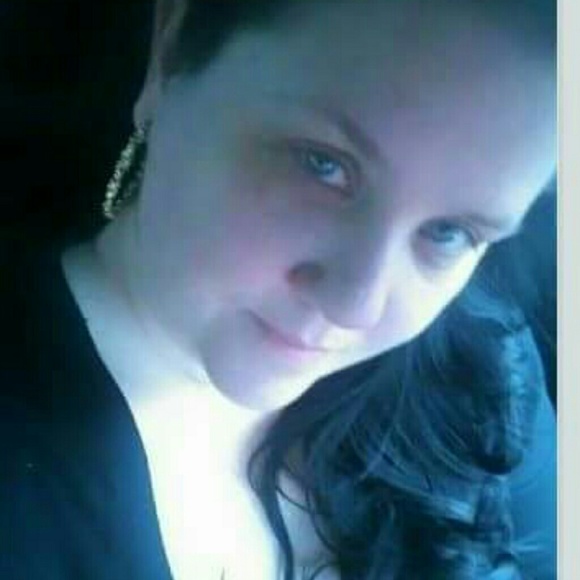 Meet your Posher, Christine - Picture 1 of 1