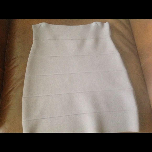 BCBG Spandex Power Skirt Medium
