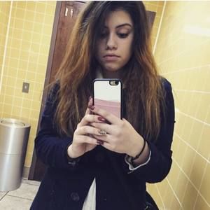 Meet your Posher, Dinora