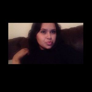 Meet your Posher, Dalia