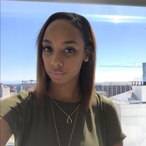 Meet your Posher, Cynthia