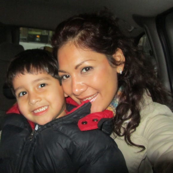 Meet your Posher, Claudia - Picture 1 of 1