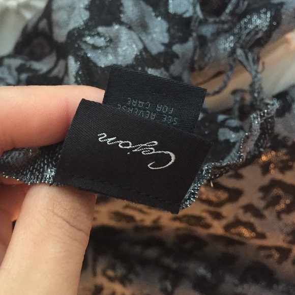 Scarf - Picture 4 of 4