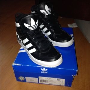 Addidas high top woman's