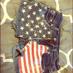 Flag shorts