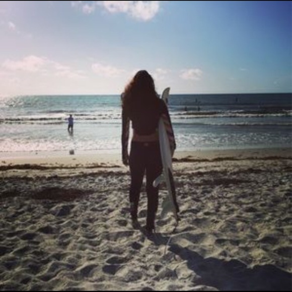 🌺Meet your posher🌺 - Picture 2 of 4