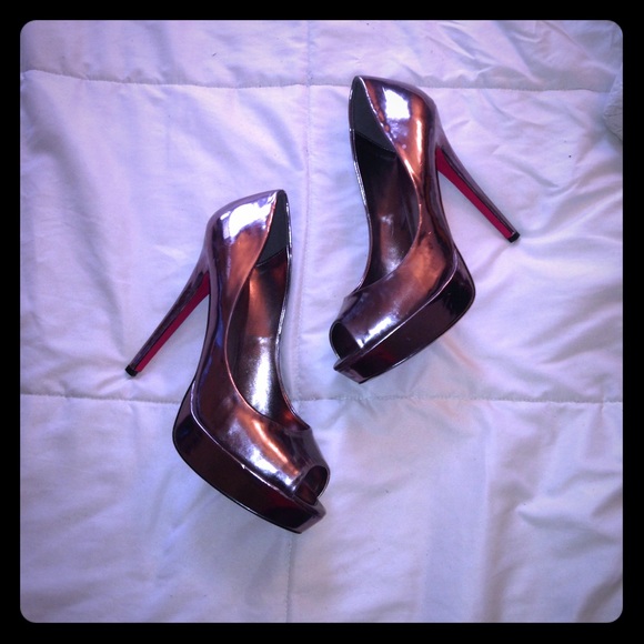 MOVING SALE❕ Silver Platform Peeptoe Heel Pumps
