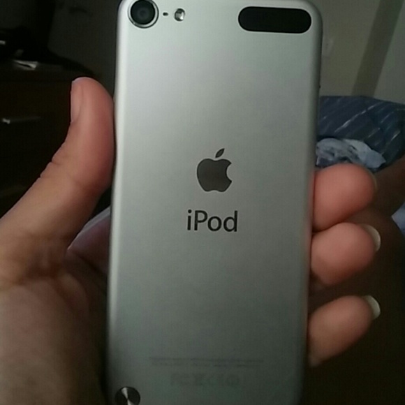 IPod - Picture 1 of 2