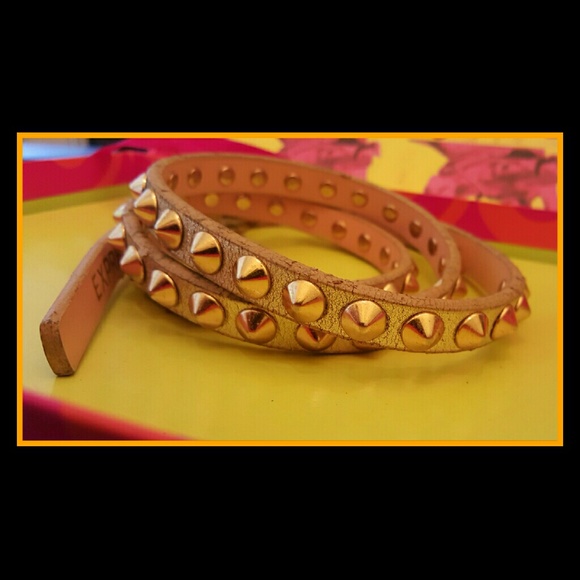 Metallic Gold spike belt - Picture 3 of 3
