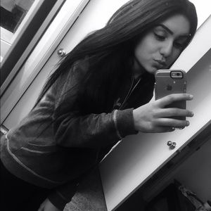 Meet your Posher, Emily