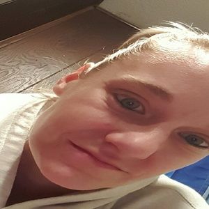 Meet your Posher, Carrie