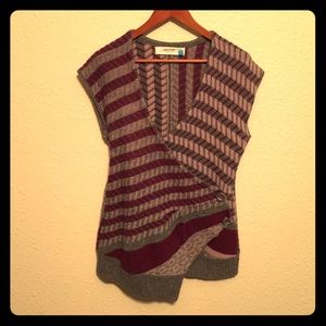 Trendy crossover sweater vest