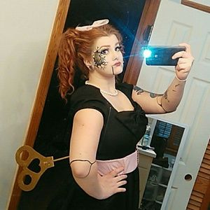 Meet your Posher, Desarae