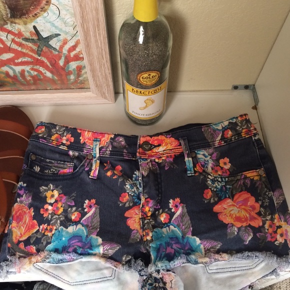 Roxy shorts- last chance!