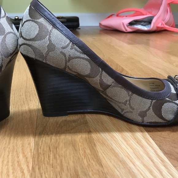 Coach wedges!! - Picture 2 of 4