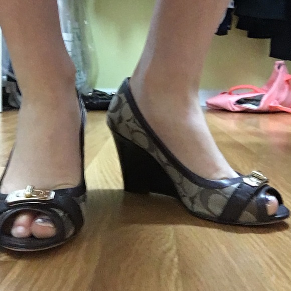 Coach wedges!! - Picture 3 of 4