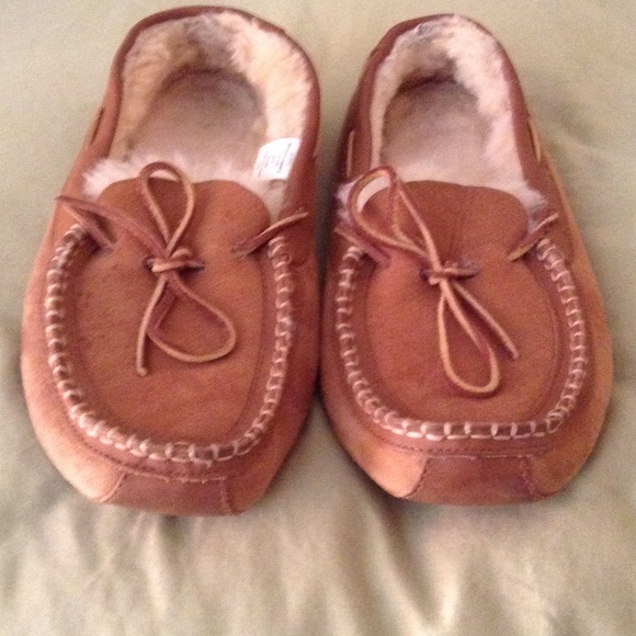 SOLD IN BUNDLE--- Lands end moccasin slippers - Picture 3 of 4