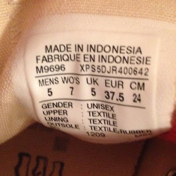 Red Converse - Picture 4 of 4