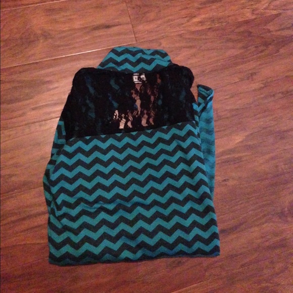 Chevron top - Picture 2 of 2