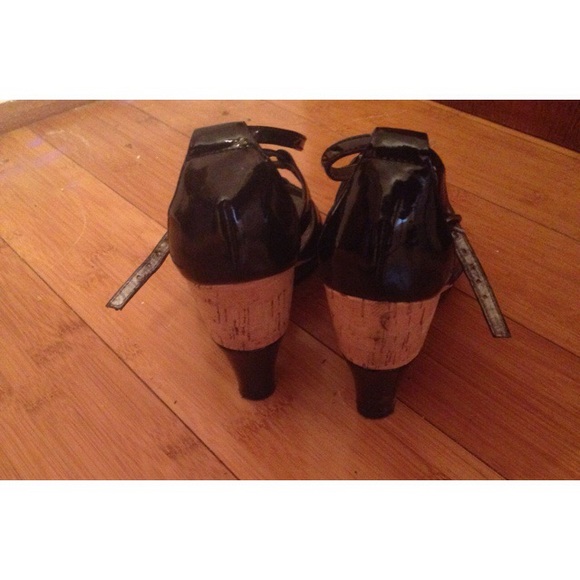 High Heels - Picture 3 of 3