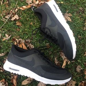 Nike Air Max Thea sneakers! Size 7.5 women's!