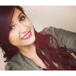 Meet your Posher, Jocelyn