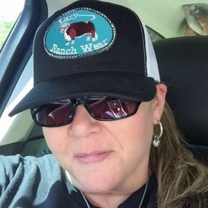 Meet your Posher, Angela