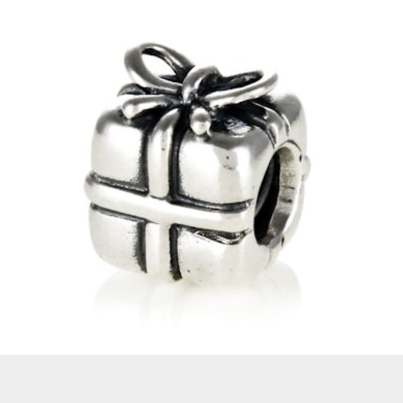 Birthday Present Pandora Charm🌟