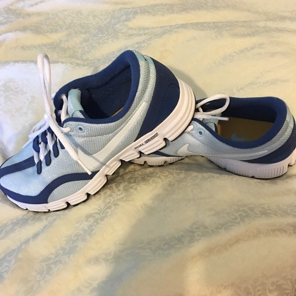 Brand new Nike dual fusion - women's size 9