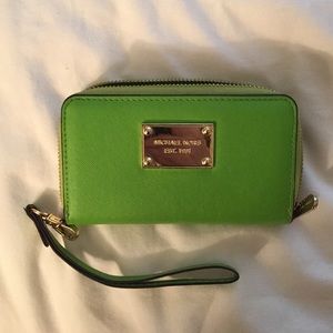 Michael Kors Jetset Smartphone Wallet/Wristlet